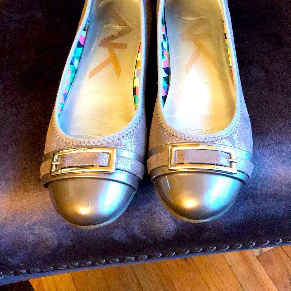 Shoes - Picture 4 of 4